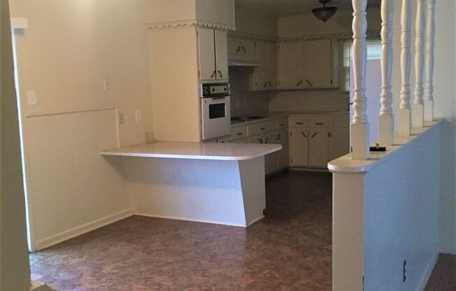 3 beds, 2 baths, $1,350