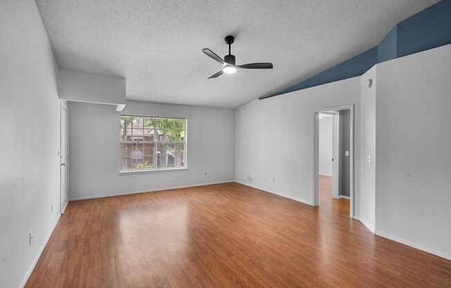 2/2 Condo With Screened Patio in Conway area