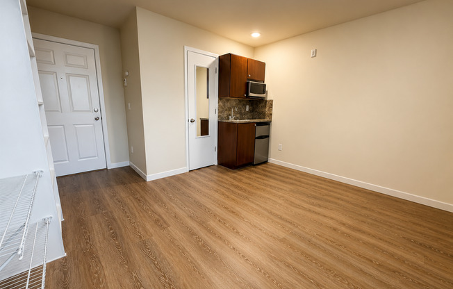 Studio, 1 bath, 154 sqft, $1,095, Unit 363
