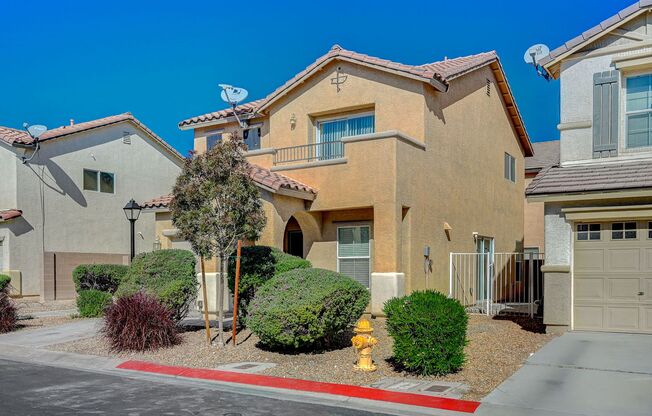 New Paint and Carpets Throughout!