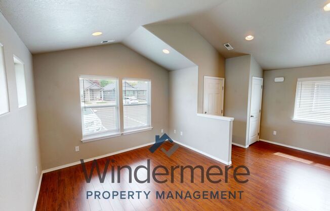 3 beds, 2 baths, 1,064 sqft, $1,695, Unit chin207-1
