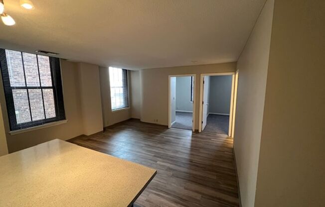 2 beds, 1 bath, 800 sqft, $975, Unit 504