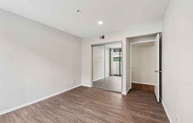 2 beds, 2 baths, 850 sqft, $2,798, Unit 415