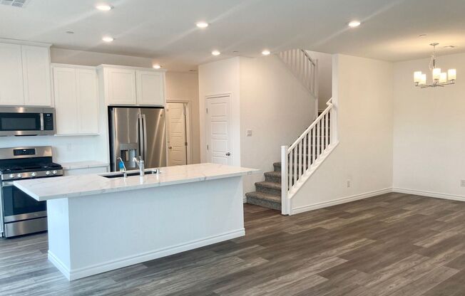 Spectacular new townhome in Henderson - 3 bedrooms + Loft 3 bathrooms modern interior finishes.