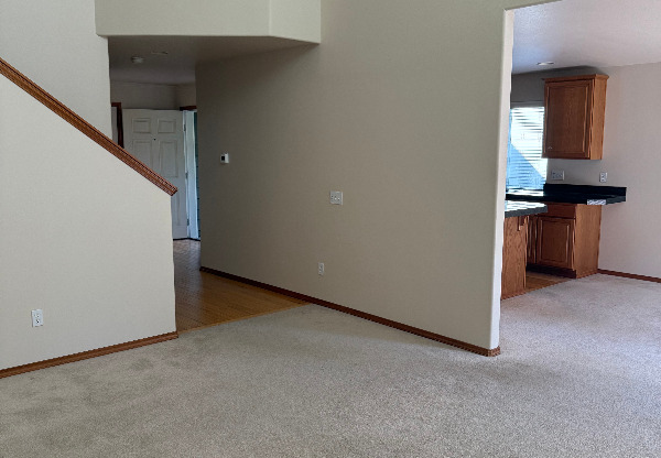 17018 4 AVE SE