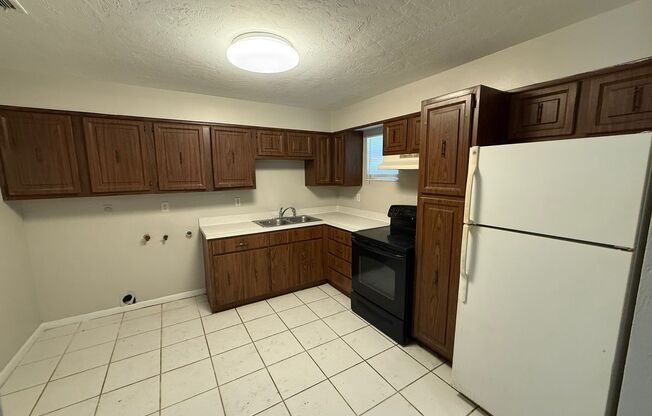 Cute 3/1 with Fenced Yard!