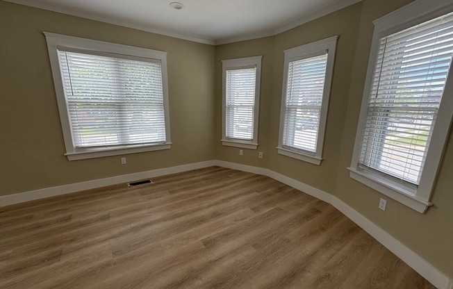 338 Pleasant St