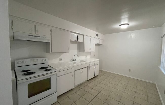 2 beds, 1 bath, 850 sqft, $950, Unit 35