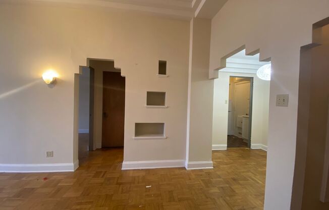 1 bed, 1 bath, $1,195, Unit 607