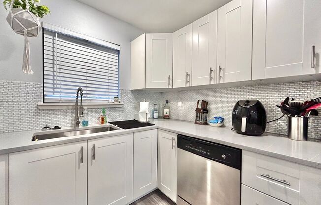 Modern & Cozy 2BR/2BA Home with Stylish Finishes and Natural Light