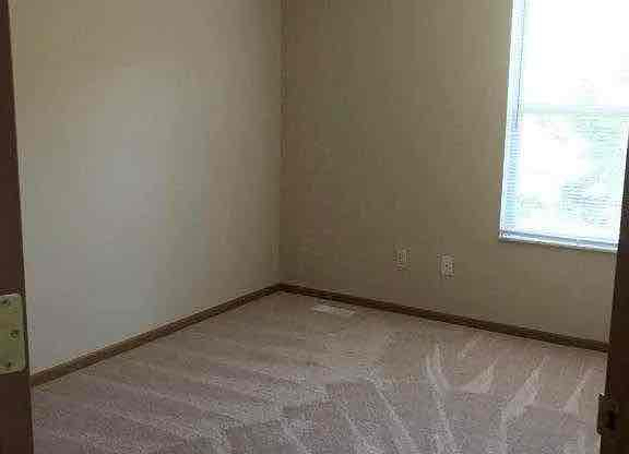8148 CHAPEL STONE RD