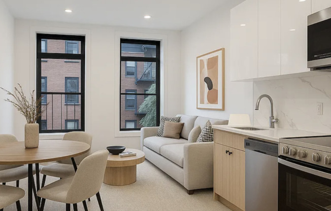307 W 39 ST