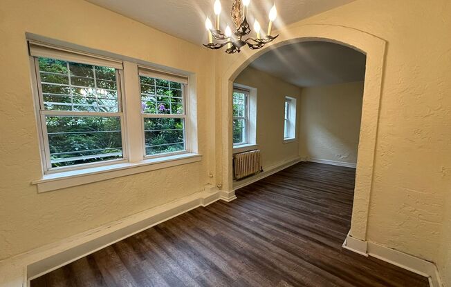 1 bed, 1 bath, 708 sqft, $1,330, Unit King Edward Annex 18