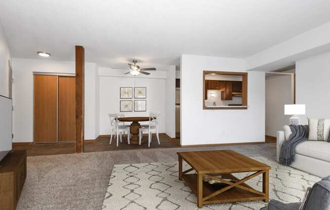 St. Louis Park, MN Courtyard Apartments | A Furnished Living Room