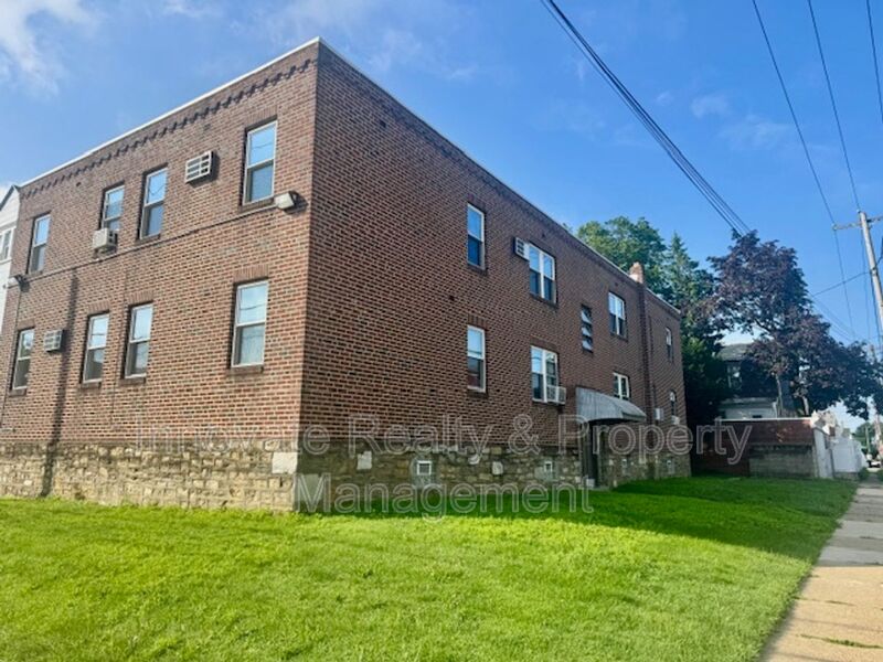 400 UNRUH AVE
