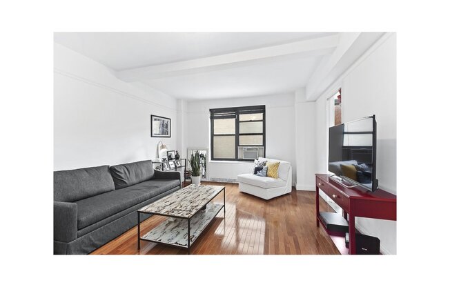 Studio, 1 bath, $4,800, Unit 6J