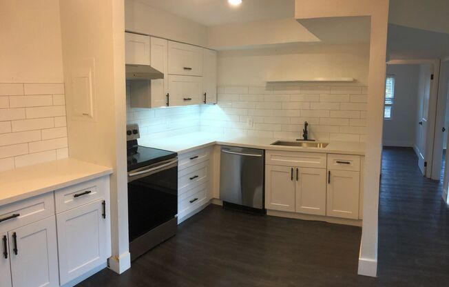 2 beds, 1 bath, 716 sqft, $1,350, Unit 154