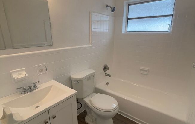 2 Bed/ 1 Bath -Central location - Parking