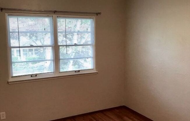 2 beds, 1 bath, $1,895