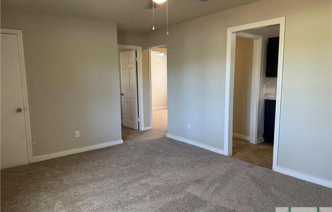 201 W WASHINGTON AVE
