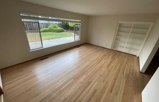 $3,790 / 3b/2bth - COMPLETELY REMODELED HOME IN GLENMOOR