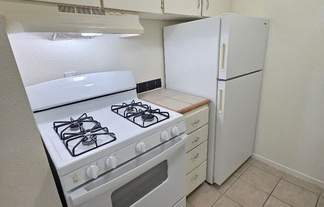 2 beds, 1 bath, 900 sqft, $1,045, Unit ELP2202-251