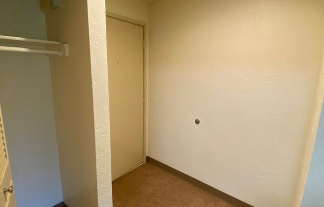 2 beds, 1.5 baths, 1,100 sqft, $1,697, Unit 0168