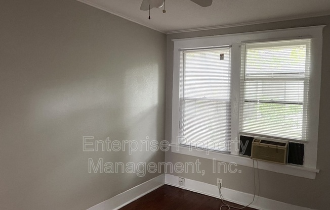 2 beds, 1 bath, $1,150