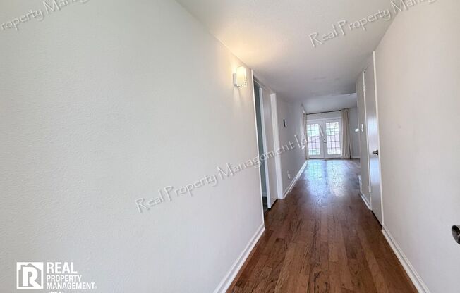 407 IVY WAY