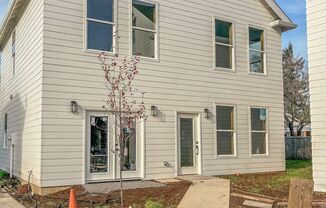 *** 3 Bedroom New Build In SE ! ONE MONTH FREE !!!!