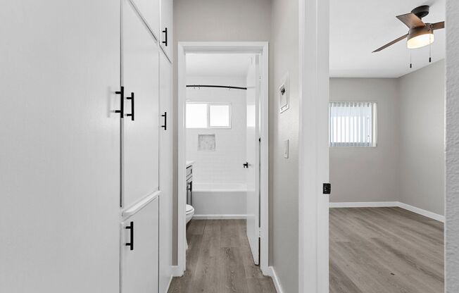 2 beds, 1 bath, 750 sqft, $2,295, Unit 201-05