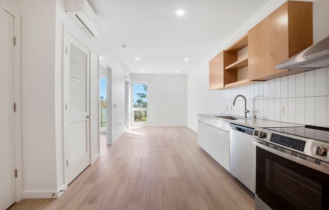 1 bed, 1 bath, 490 sqft, $2,695, Unit 606