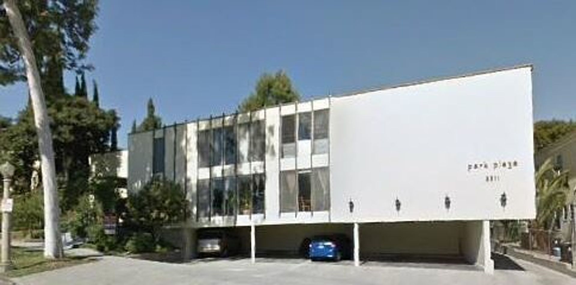 3311 ROWENA AVE.