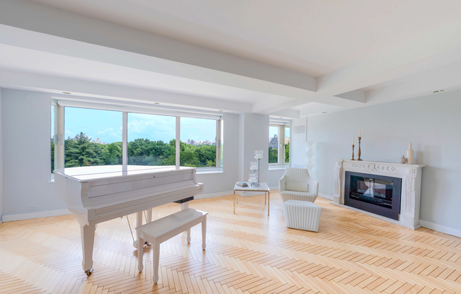 3 beds, 3.5 baths, 2,900 sqft, $20,000, Unit 8A