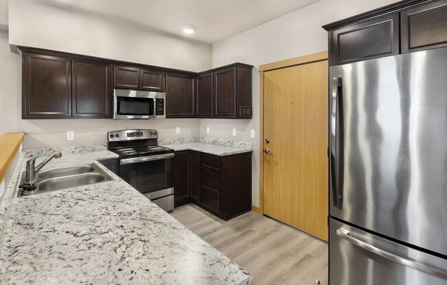 3 beds, 2 baths, 1,021 sqft, $2,295, Unit 541-104