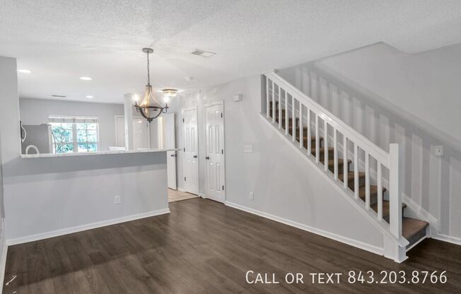 8100 SHADOW OAK DR