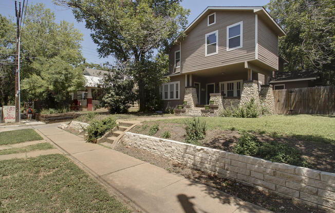 UT PRE-LEASE: West Campus / Walking Distance to UT