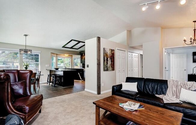 Wonderful Pet Friendly Home in SE Boise!