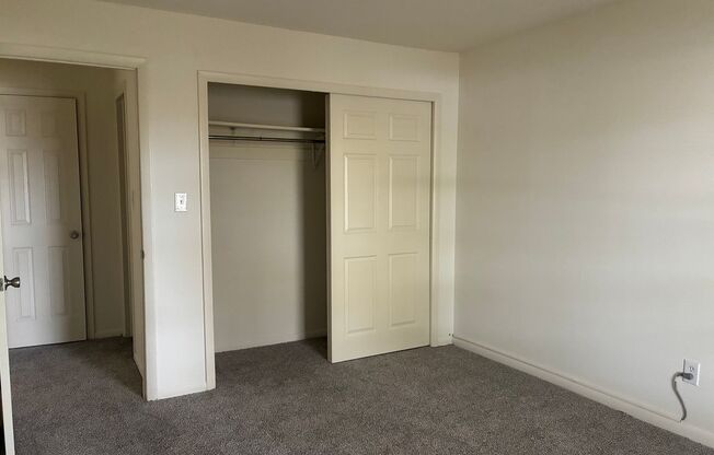 2 beds, 1 bath, 900 sqft, $1,770, Unit 00 - O- 3