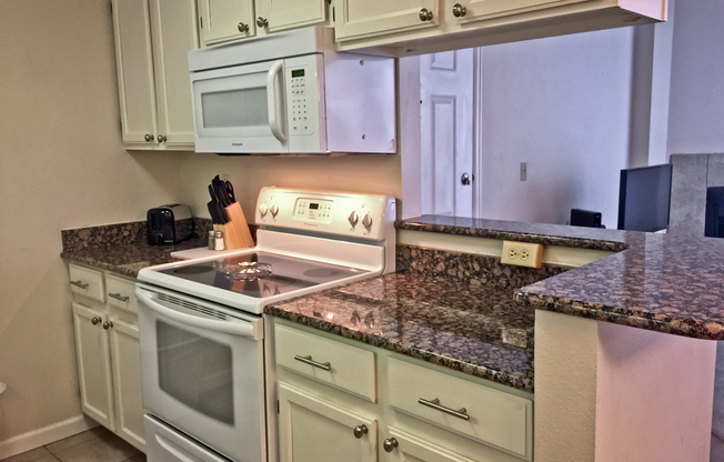 Move In Ready Special!! Nicely updated, fully furnished one bedroom condo with short-term lease terms!