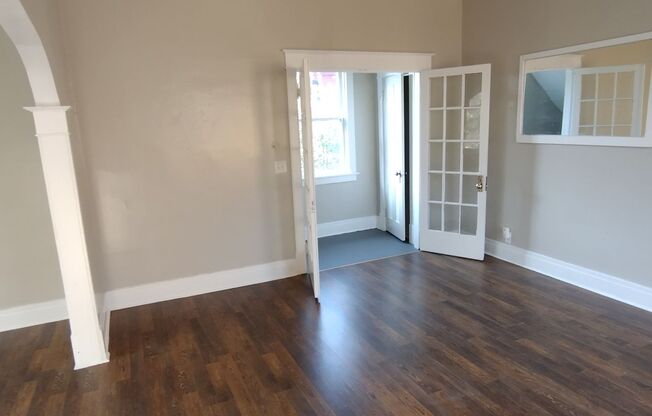 3 beds, 1 bath, $1,400, Unit 3