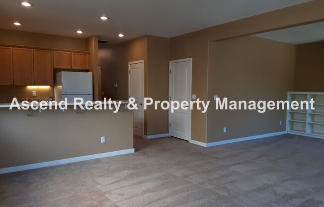 Tanasbourne Area 3 Bed Fenced Yard 1/2 Block to MAX Attached Garage 1 Small Pet Nego
