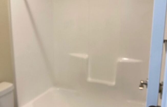 2 beds, 2 baths, 900 sqft, $2,015, Unit 156