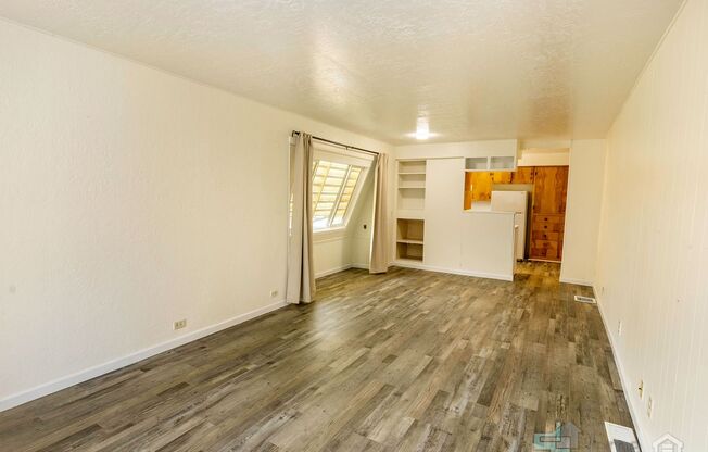 Charming Multi-Unit Living in Prime Northeast Salem Location