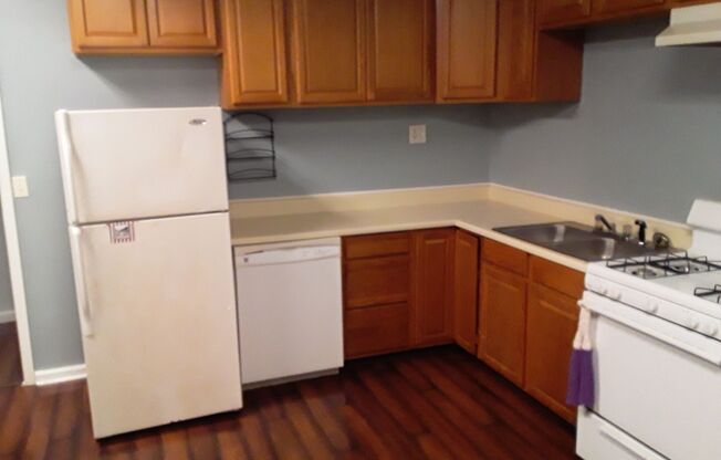 4 beds, 1 bath, $1,800