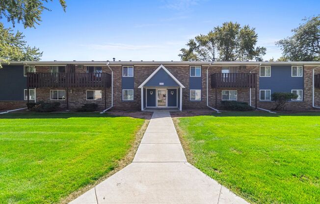 2 beds, 1.5 baths, 905 sqft, $969.99, Unit B20