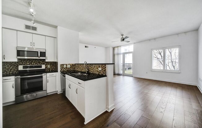 Beautiful 2 Bed 2 Bath Condo in Dilworth!