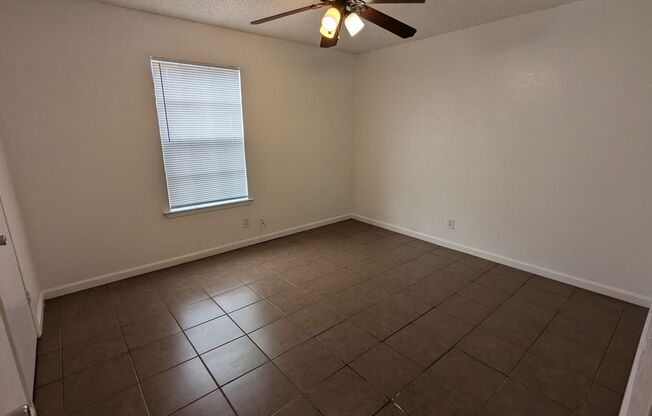 2 beds, 1 bath, $1,250