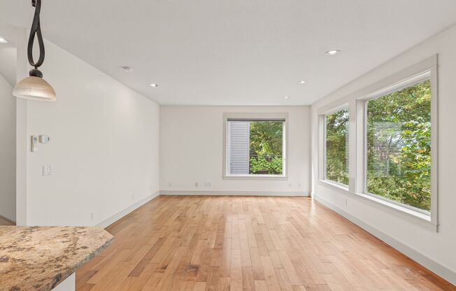 Beautiful 3-Bedroom Home with A/C, Garage & Modern Finishes!