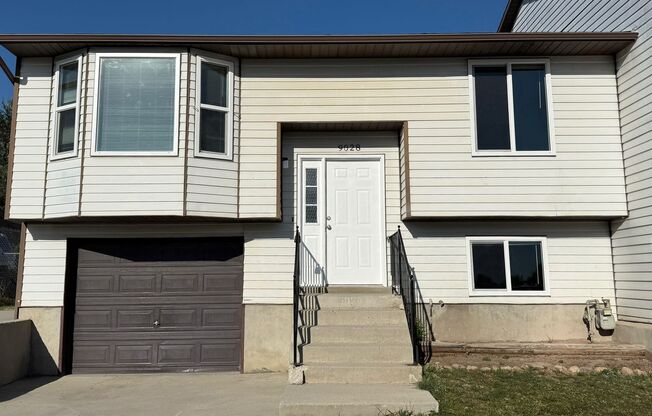 3-Bedroom Twin Home with Private Backyard